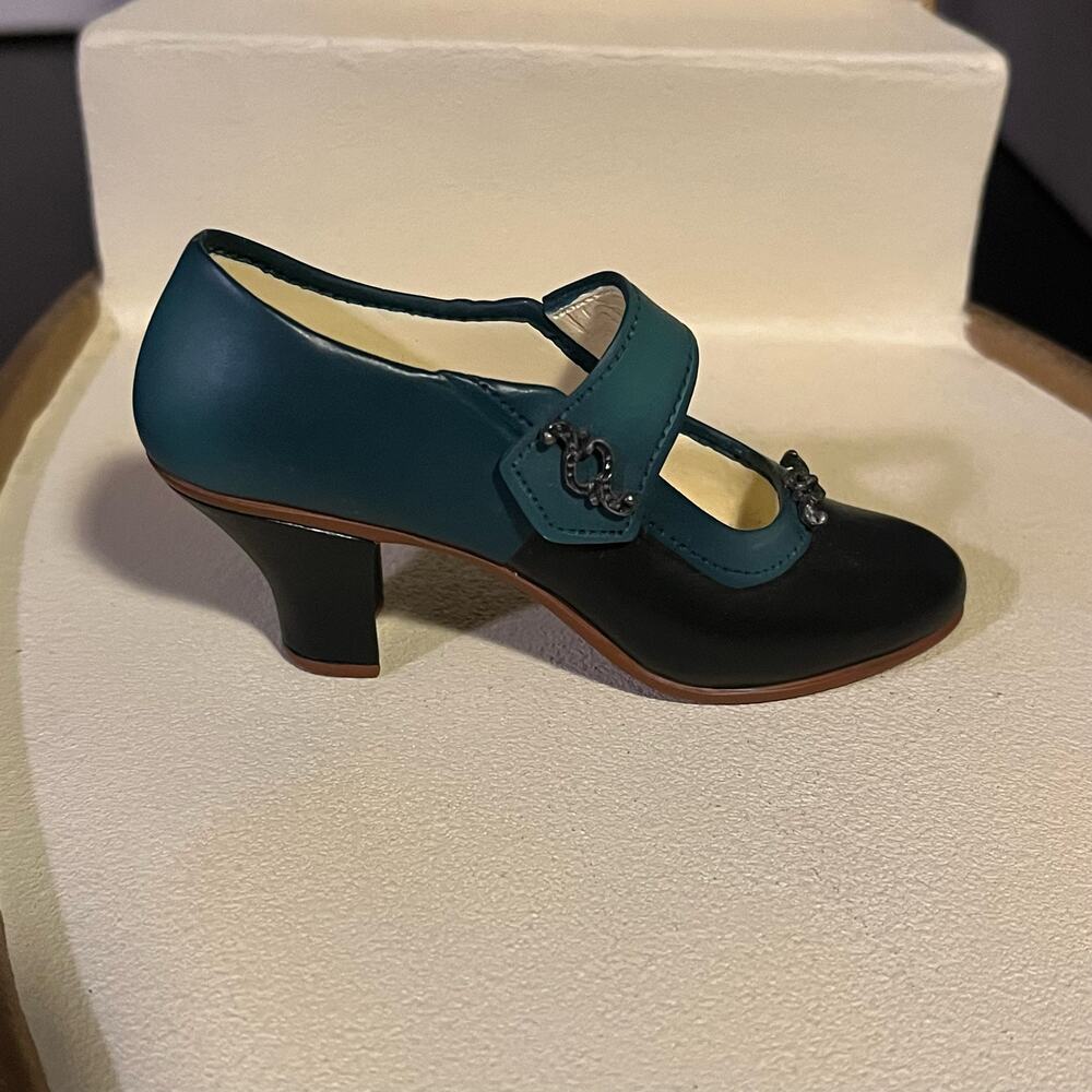 Just the Right Shoe Suffragette Raine Willits Design Collectible